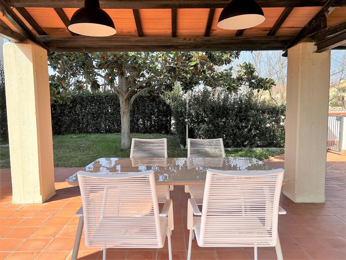 Villa Lavinia B&B Montescudaio Exterior foto