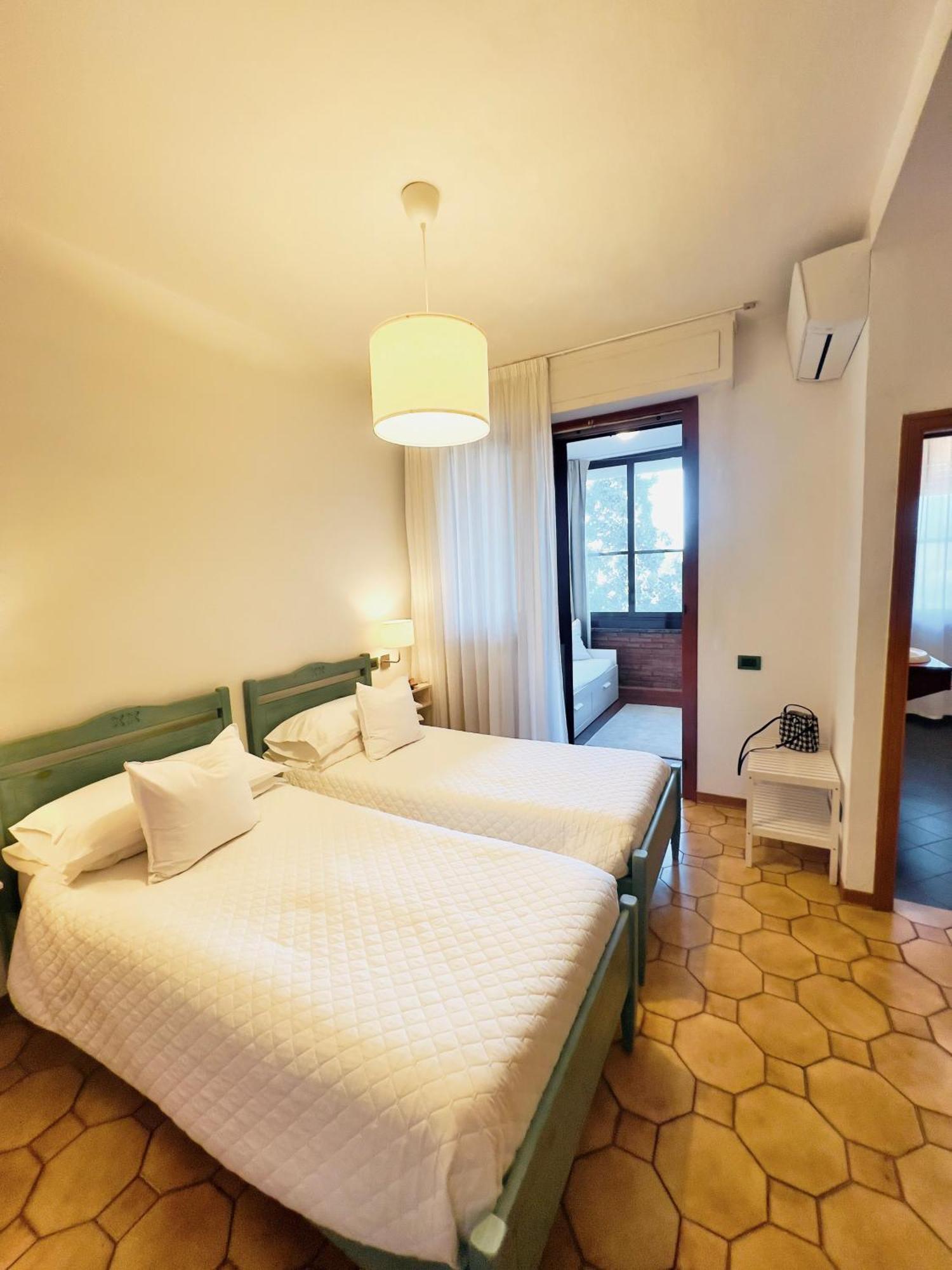 Villa Lavinia B&B Montescudaio Quarto foto
