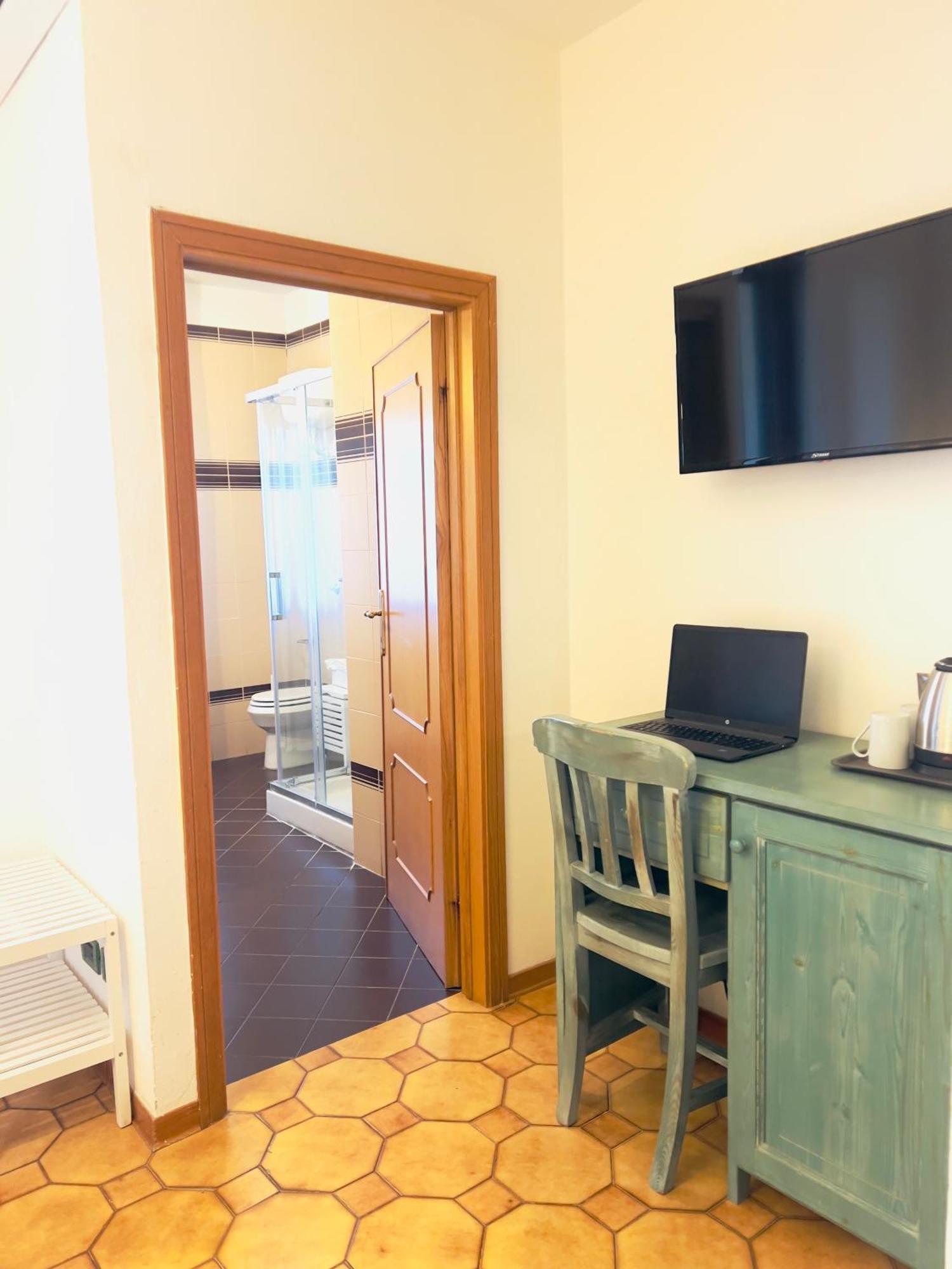 Villa Lavinia B&B Montescudaio Quarto foto
